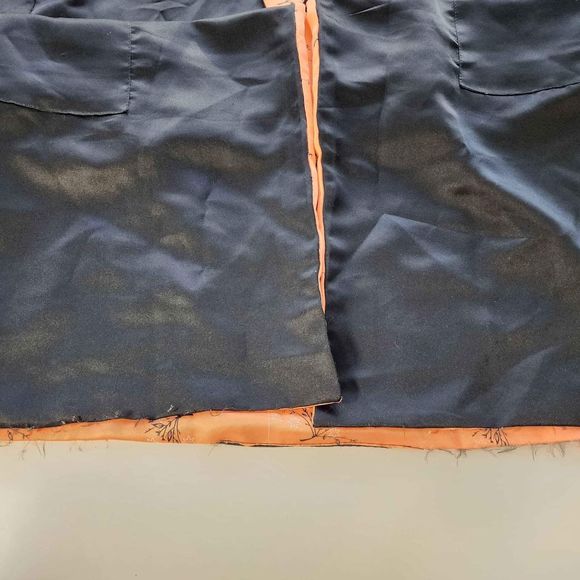 Vintage Dragon Embroidered Kimone Robe Satin Black Reversible Size Large - Picture 6 of 7